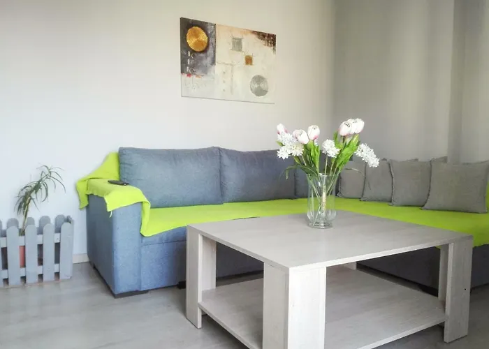 Luxury Apt At Navarino Square